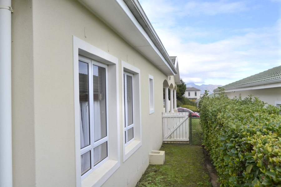 To Let 3 Bedroom Property for Rent in Somerset Heights Western Cape